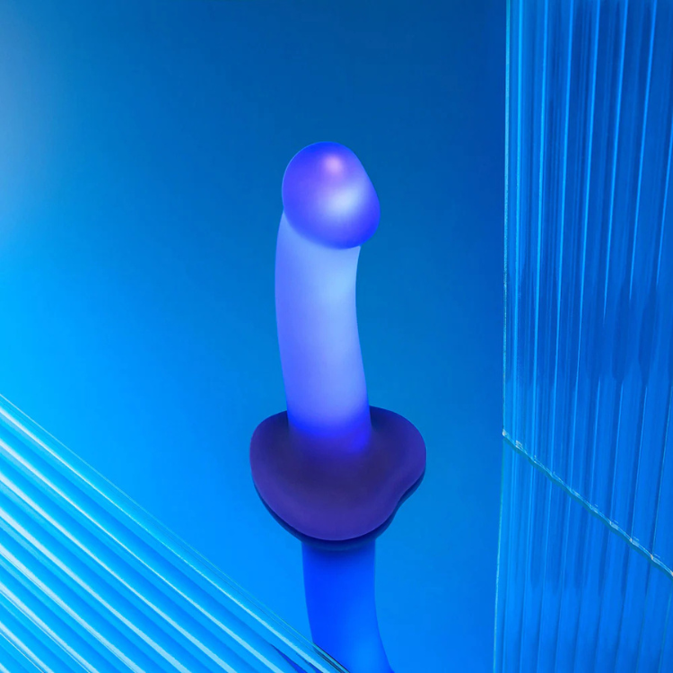 Strap-On-Me_Glow-LED_Dildo6 - House of Vices 
