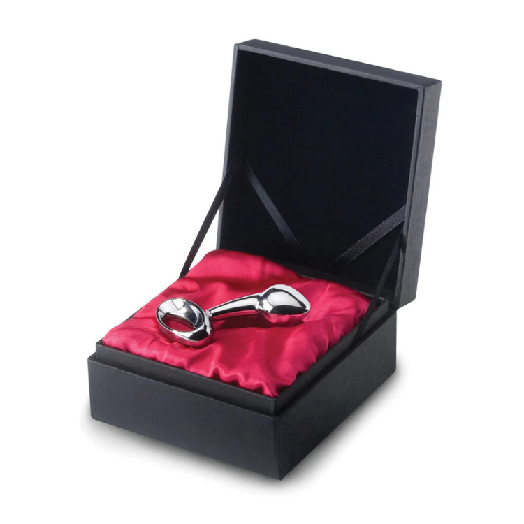 Stainless steel plug with loop handle in a black gift box lined with red satin